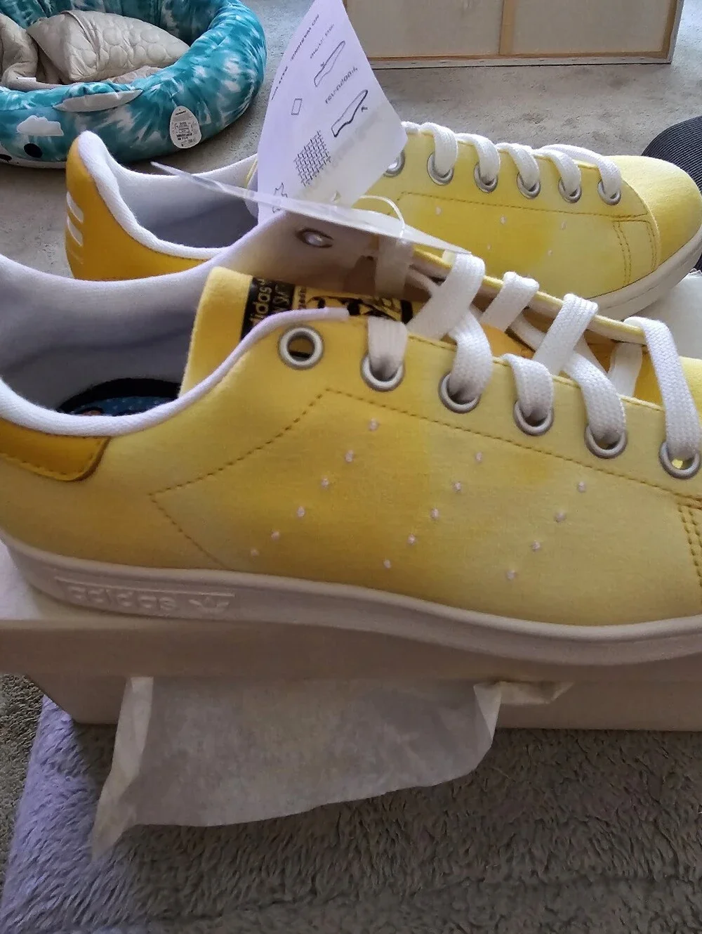 adidas Kids Yellow Canvas Stan Smith-Inspired Sneakers Size 4.5US